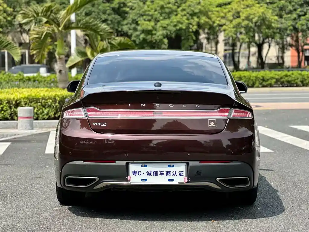 Lincoln MKZ — миниатюра 3