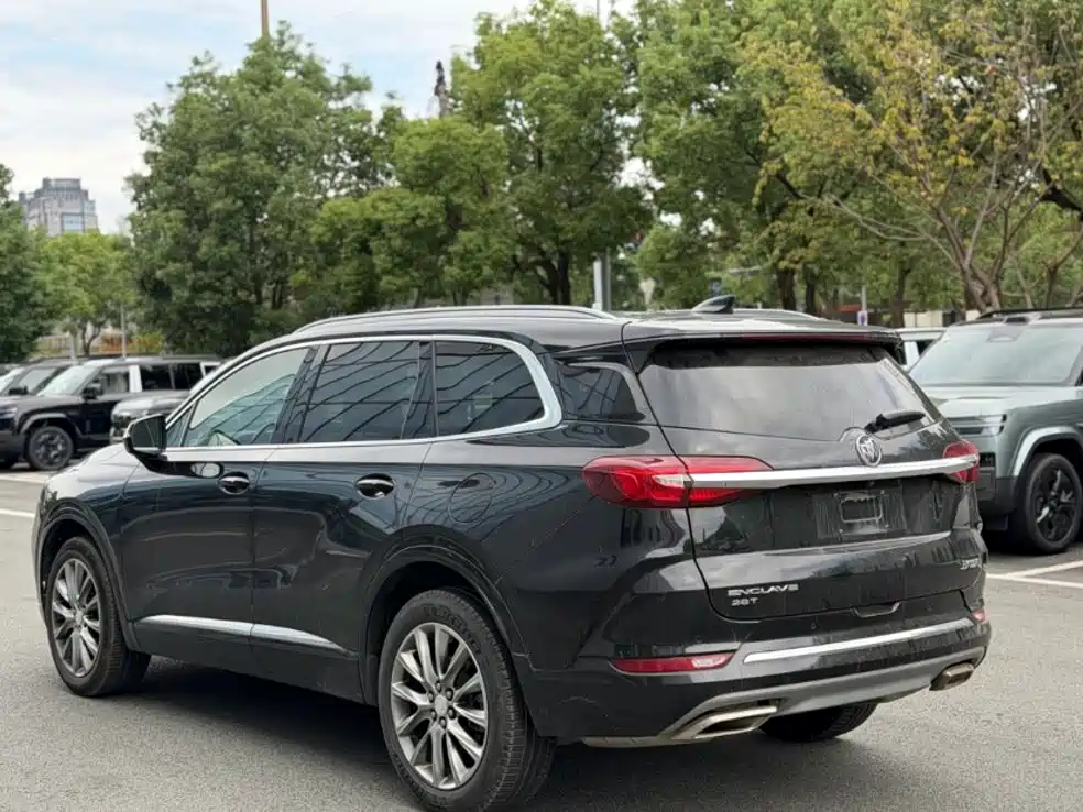 Buick Enclave — миниатюра 11