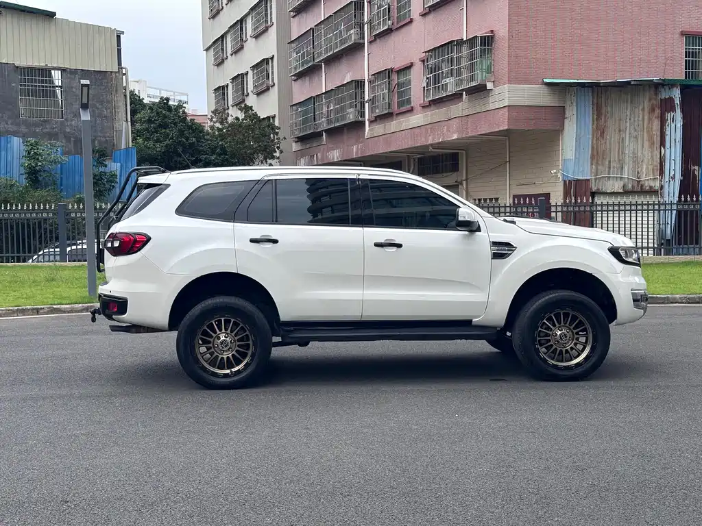 Ford Everest — миниатюра 11