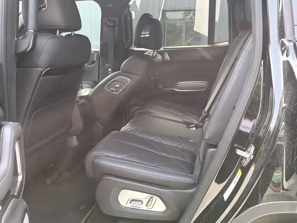 Fangchengbao Leopard 8 8 2025 Flagship 7 мест