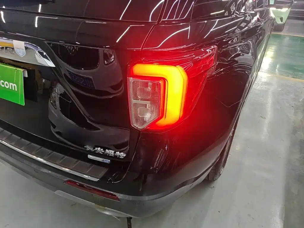 Ford Explorer — миниатюра 8