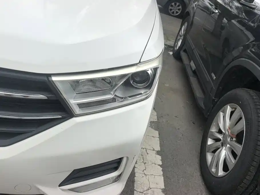 Wuling Hongguang — миниатюра 5