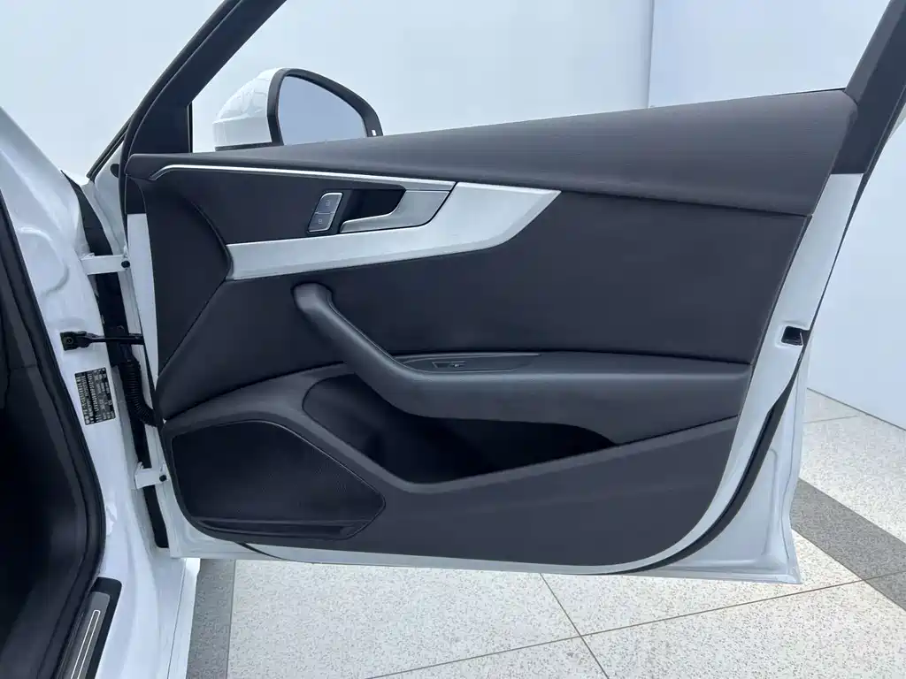 Audi A4L — миниатюра 17