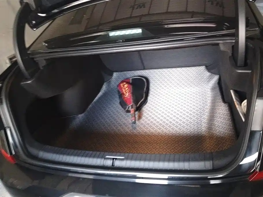 Volkswagen Passat 2025 380TSI