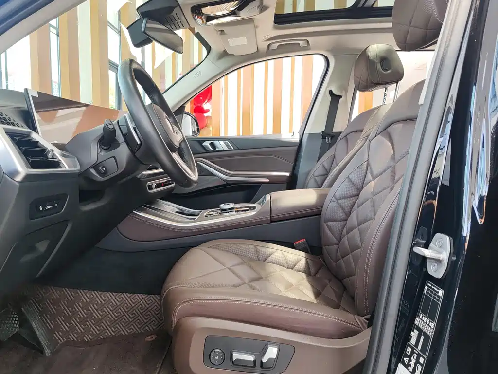 BMW X5 2023 xDrive 30Li Premium M Sport