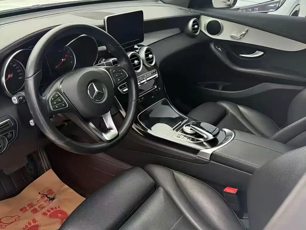 Mercedes-Benz GLC 2019 GLC 200 4MATIC SUV