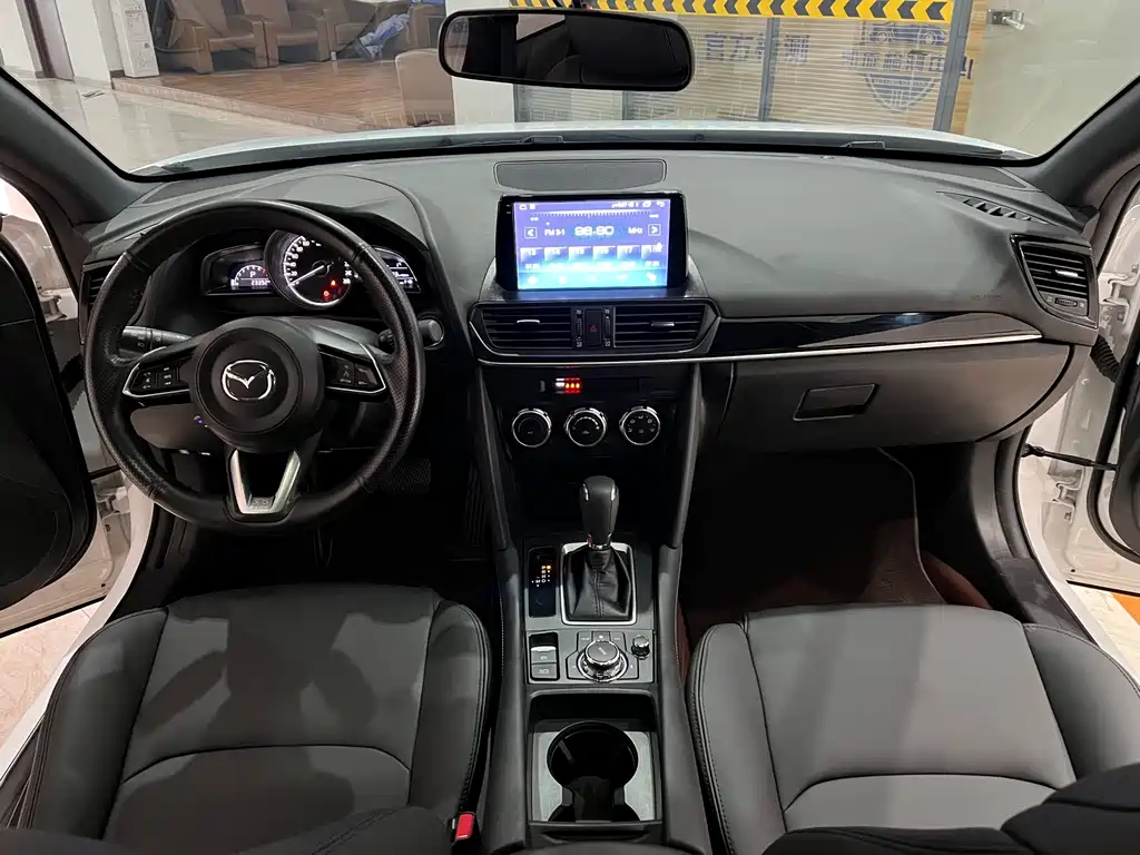 MAZDA CX 4