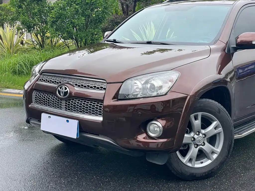 Toyota RAV4 — миниатюра 17