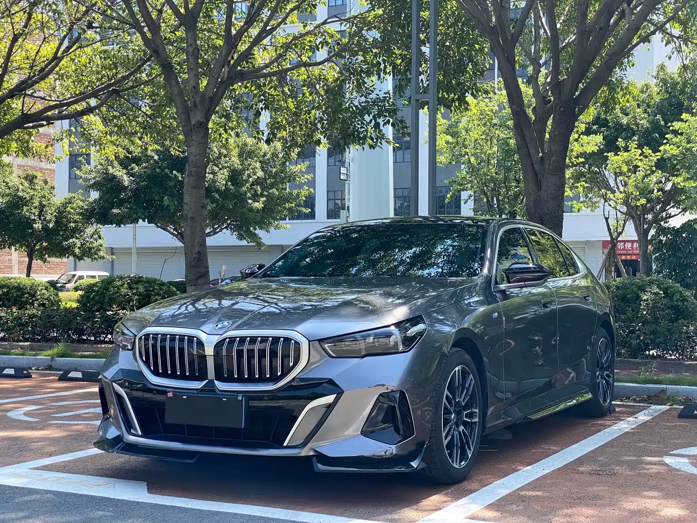 宝马5系 2025款 530Li 领先型 M运动套装 2025