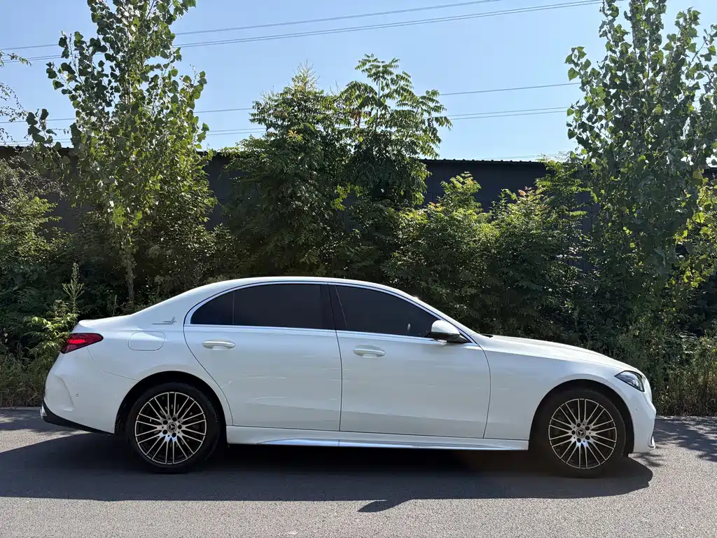 Mercedes-Benz C-Class — миниатюра 6