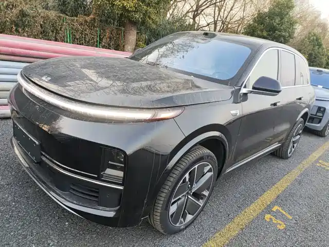 Li Auto IDEAL L8 2025