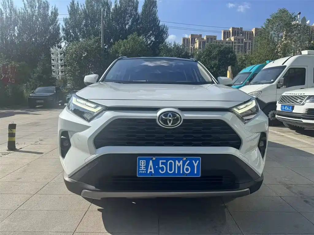 Toyota RAV4 2023 2.0L CVT Plus