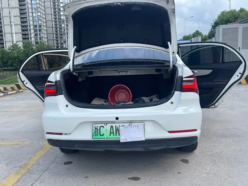BYD Qin NEV — миниатюра 16