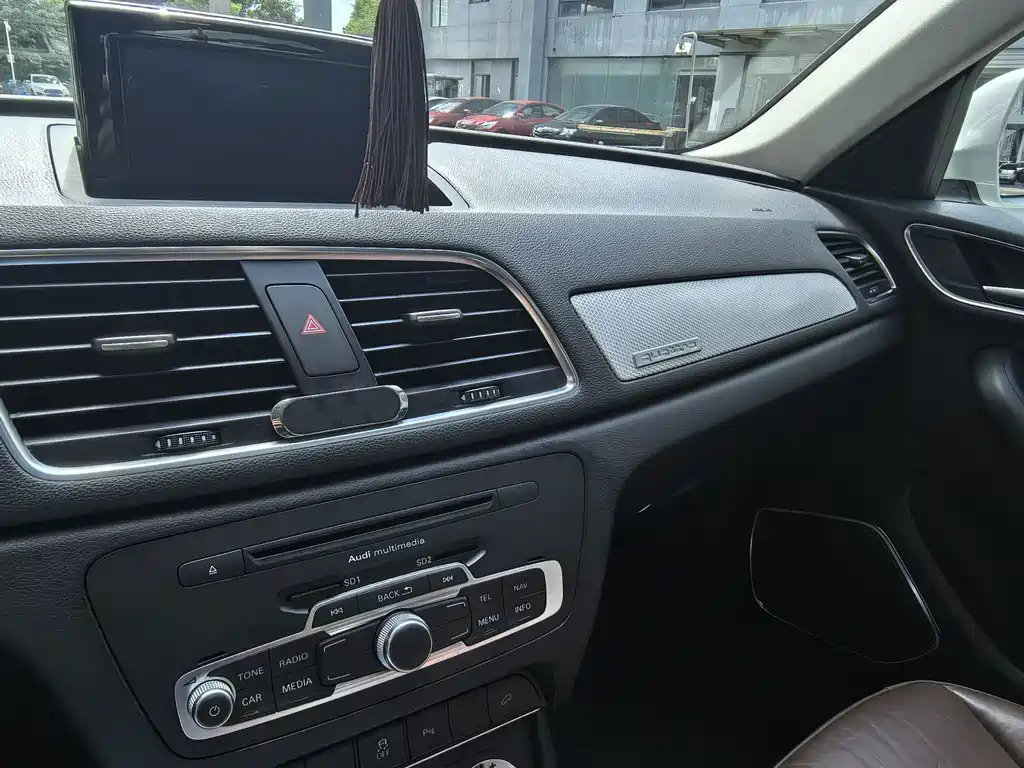 Audi Q3 (Import) — миниатюра 12