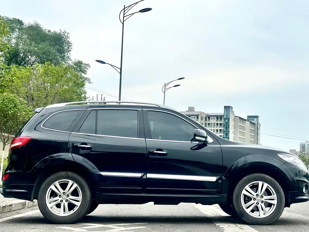 Hyundai Santa Fe 2010 2.4 Comfort мест