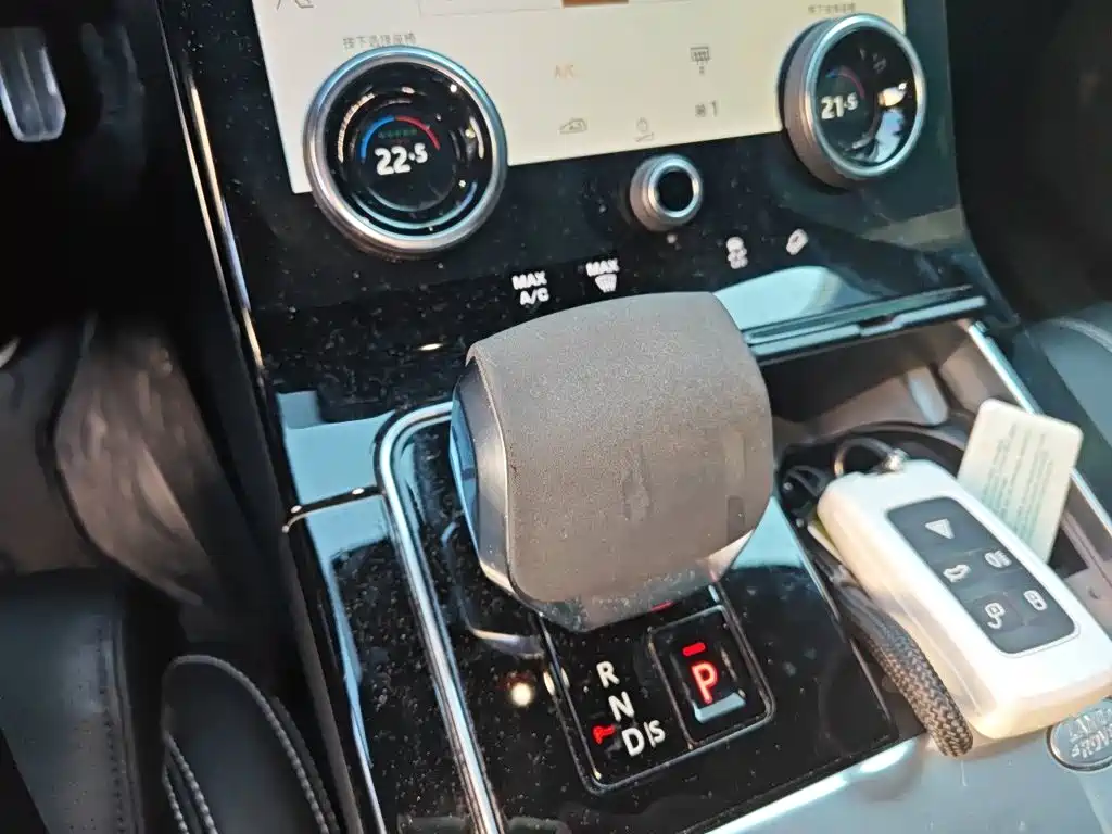 Land Rover Velar — миниатюра 10