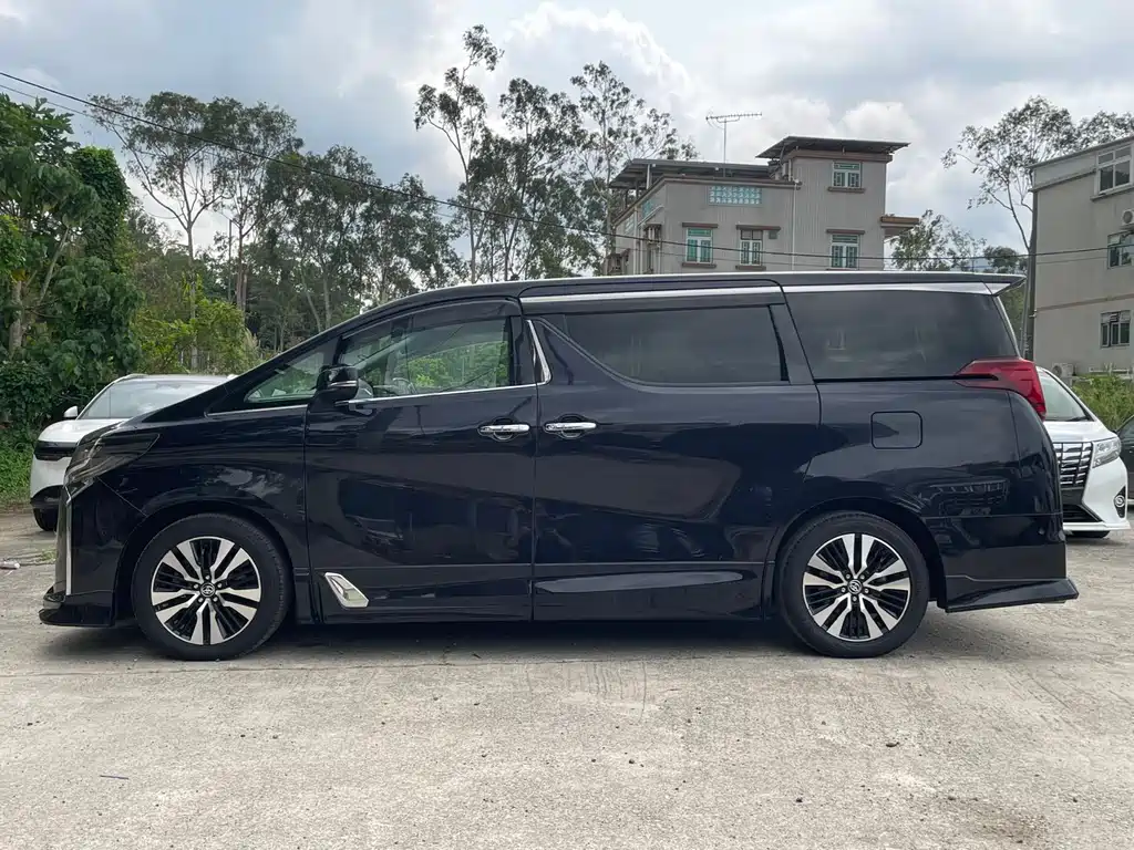 Toyota Alphard 2018 3.5L Luxury