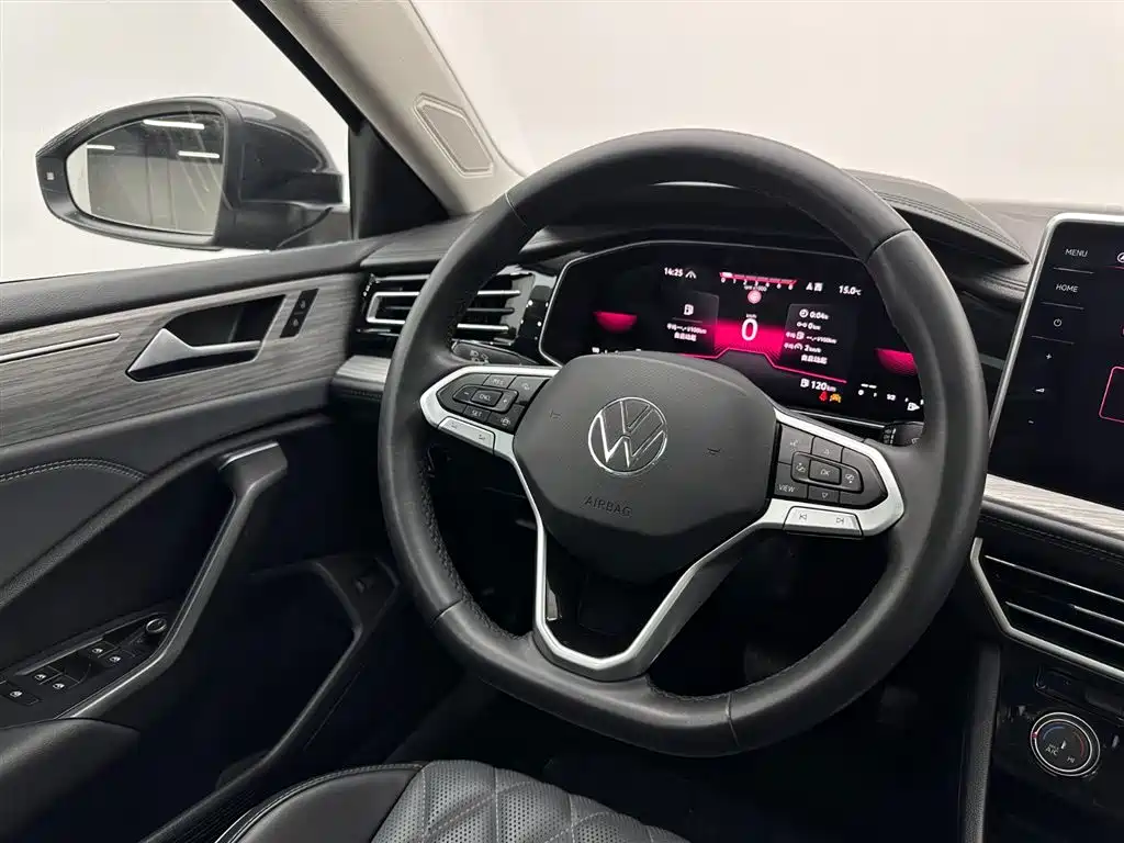 Volkswagen Sagitar 2023 300TSI DSG