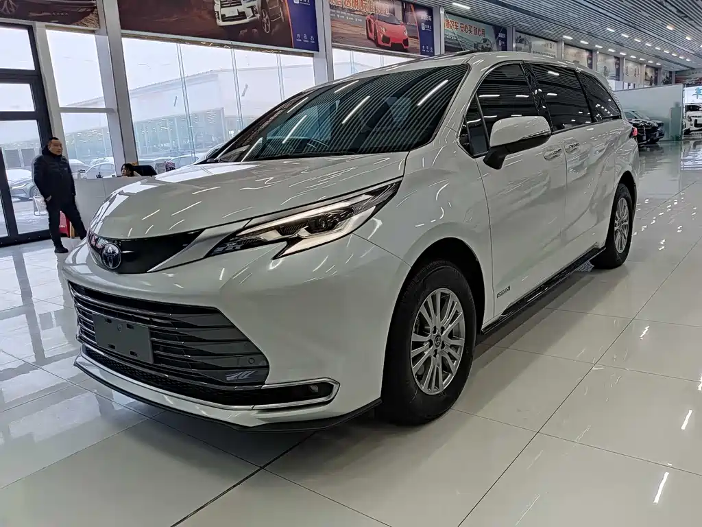 TOYOTA SIENNA