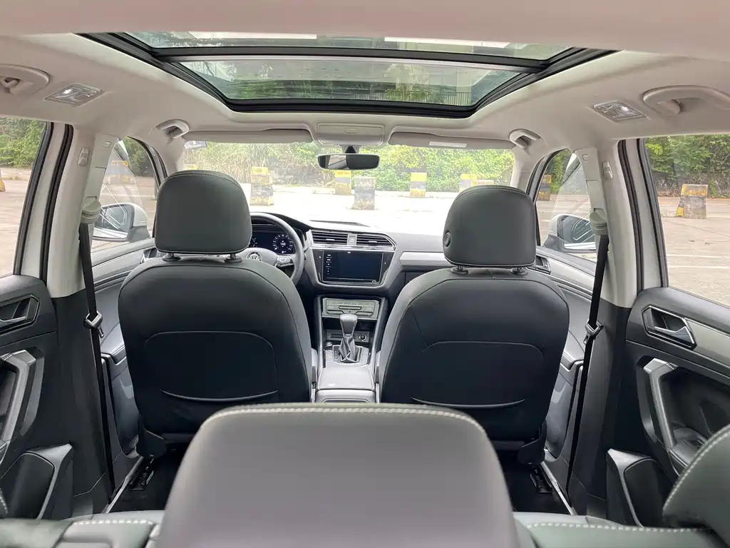 Volkswagen Tiguan L PHEV — миниатюра 33