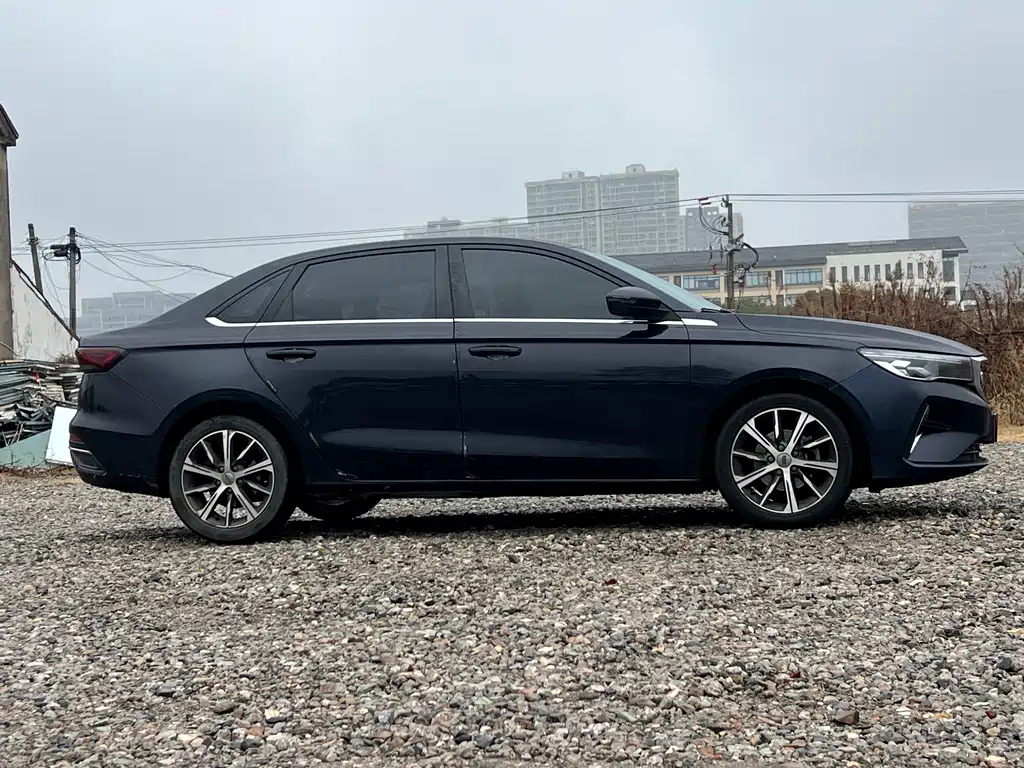 Geely Emgrand 2022 4 1.5L CVT Elite
