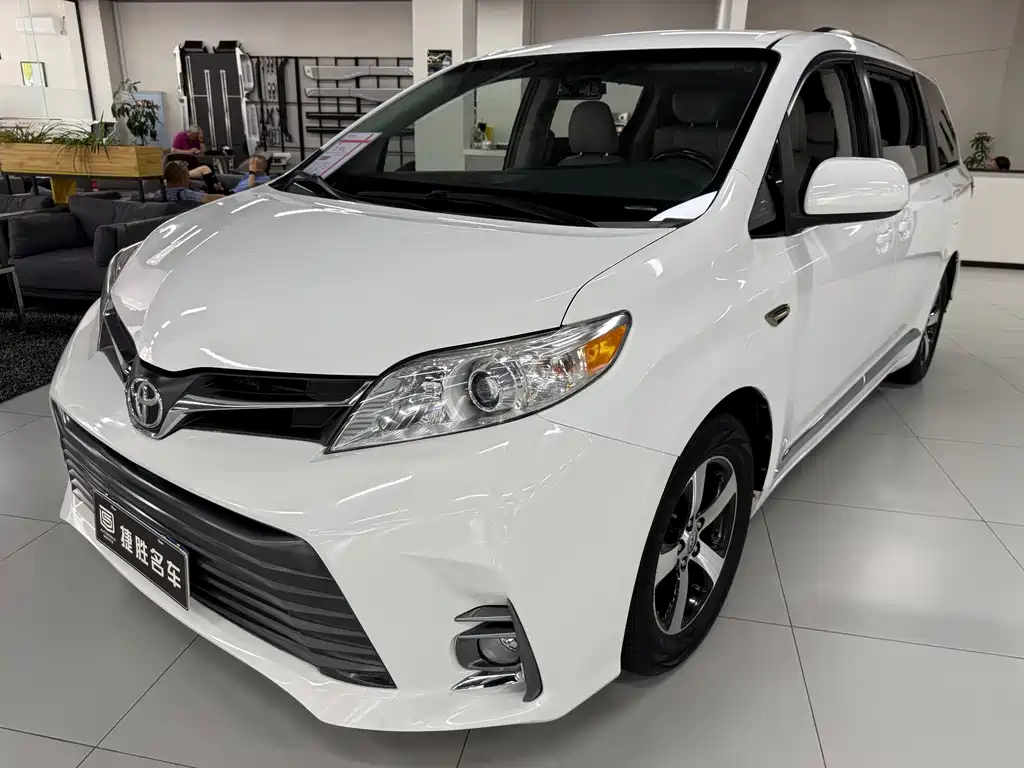 Купить Toyota Sienna