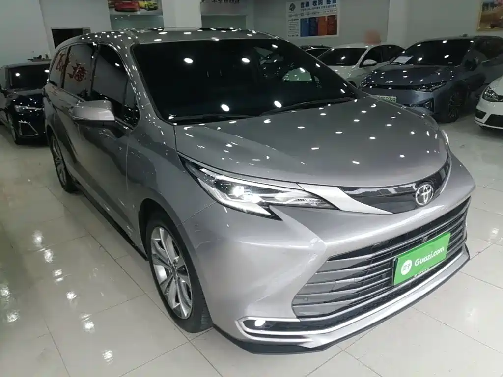 Toyota Sienna — миниатюра 4