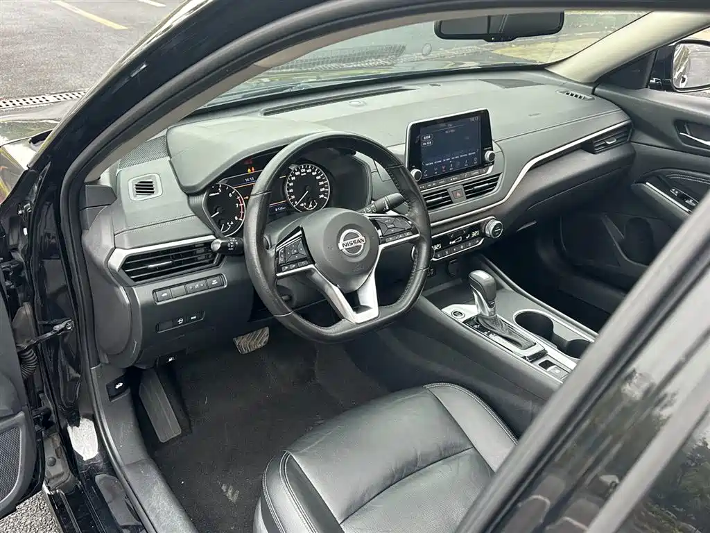 Nissan Altima 2020 2.0L XL Upper