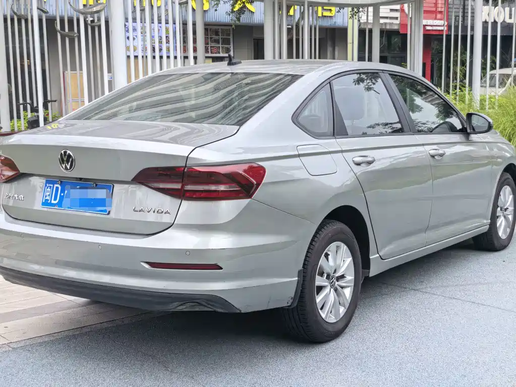 Volkswagen Lavida — миниатюра 6