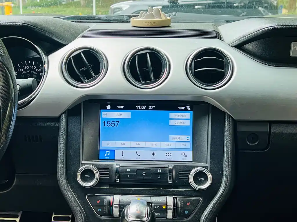 Ford Mustang — миниатюра 7