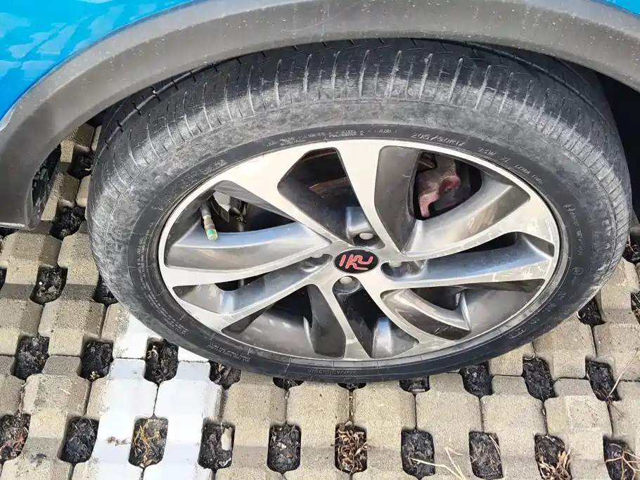 BYD Yuan — миниатюра 6