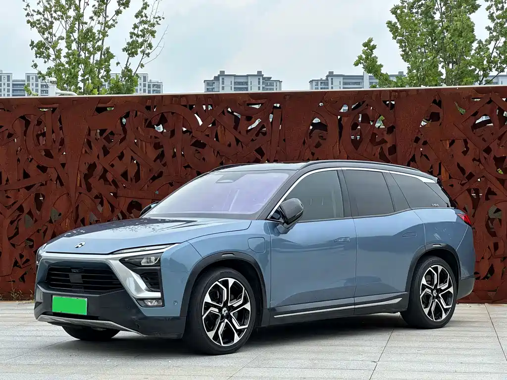 NIO ES8