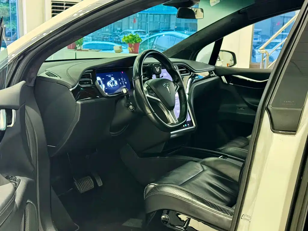 Tesla Model X — фотографии объявления, Фото 5