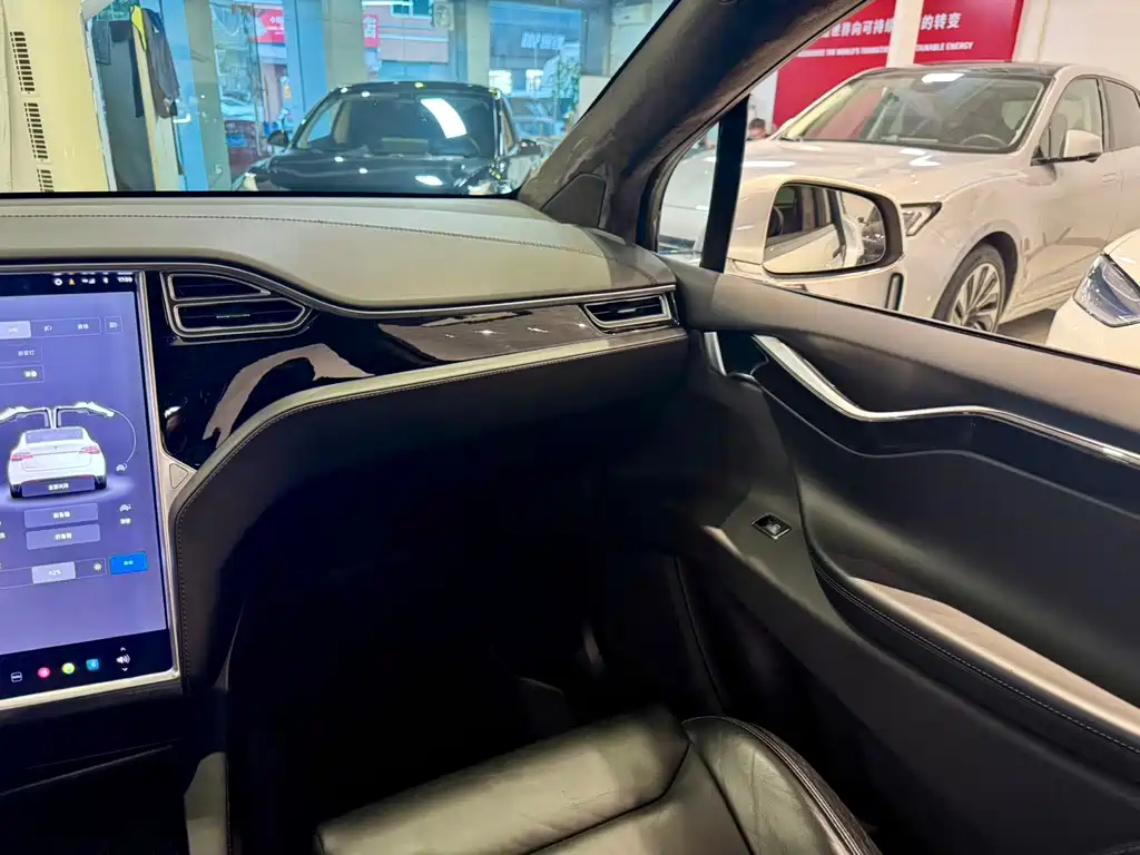 Tesla Model X — фотографии объявления, Фото 13