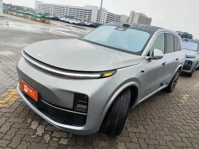 Li Auto IDEAL L8 2025