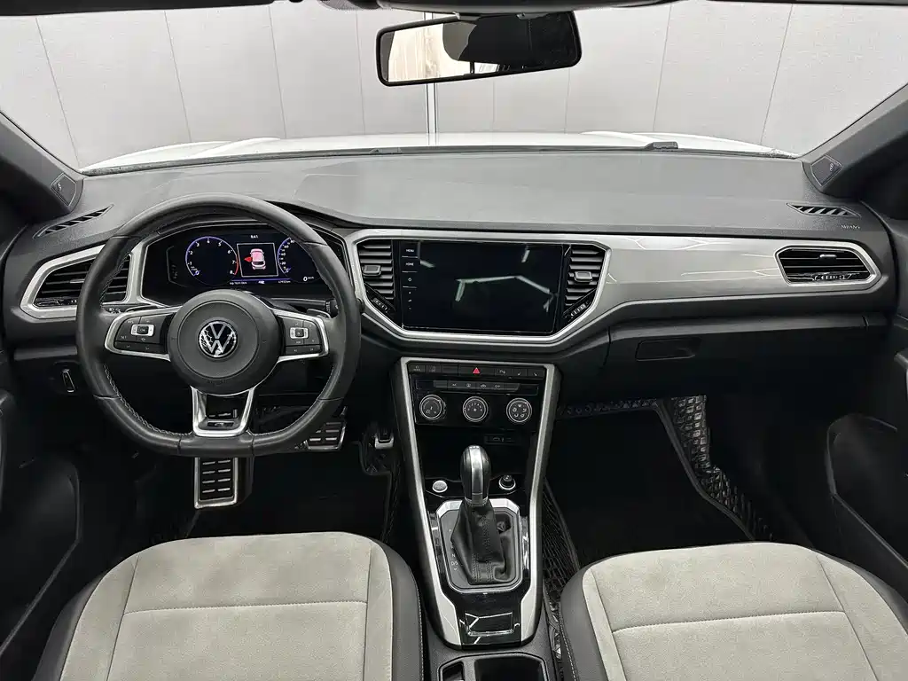 VOLKSWAGEN T ROC EXPLORING SONGS