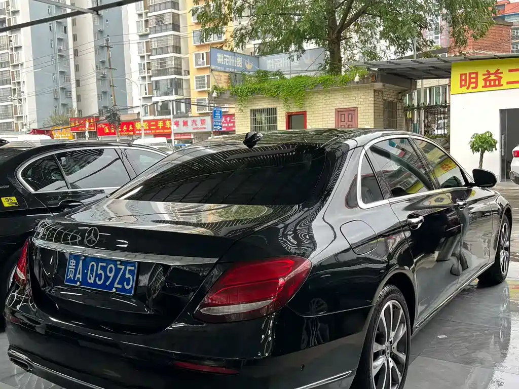 MERCEDES-BENZ E CLASS