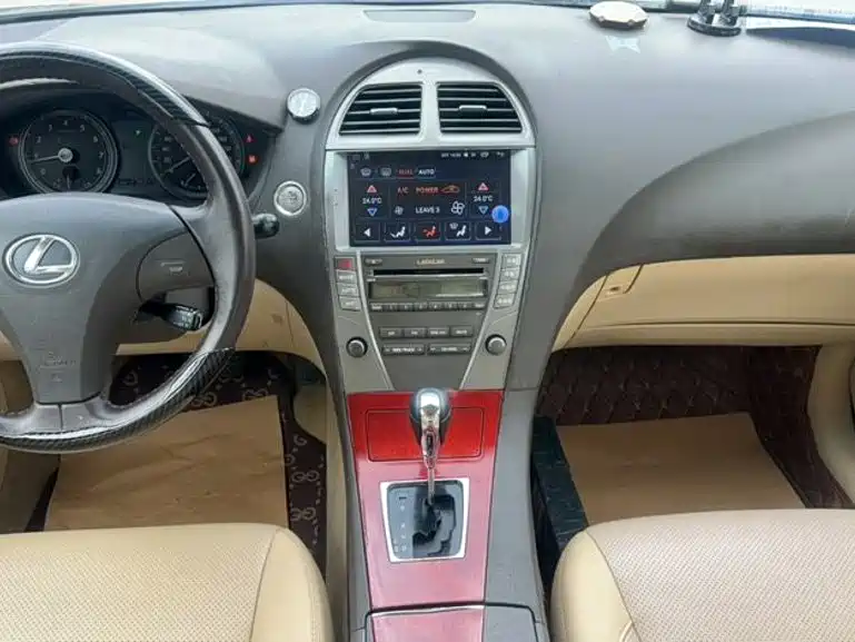 Lexus ES — миниатюра 7