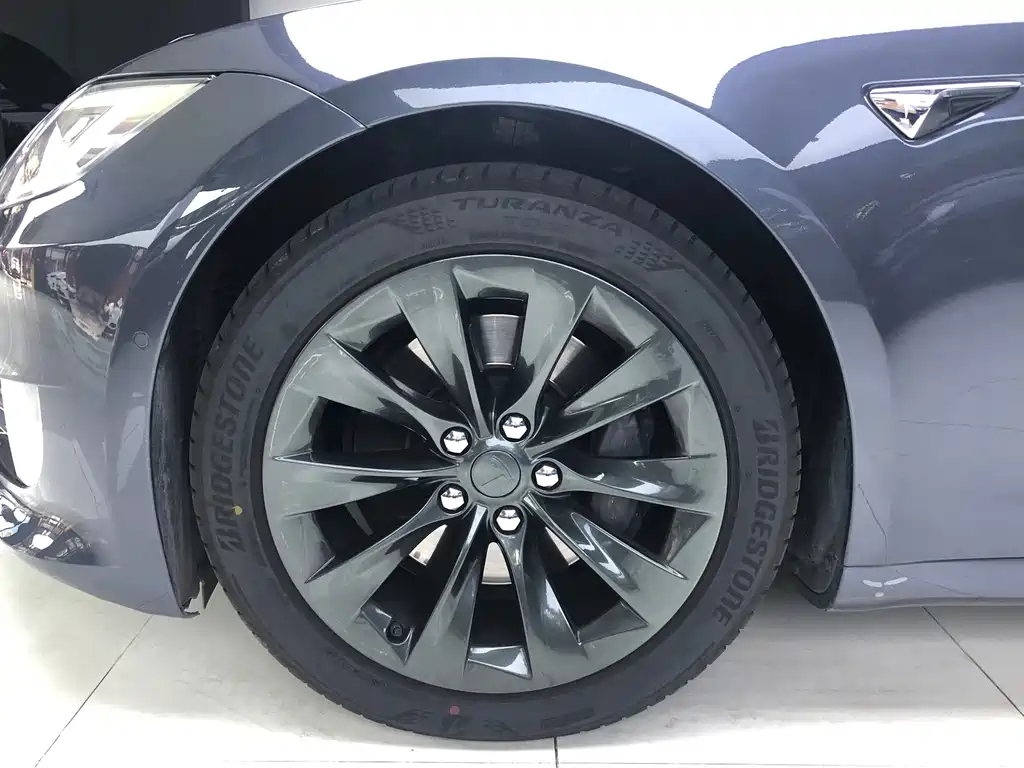 Tesla Model S — миниатюра 4