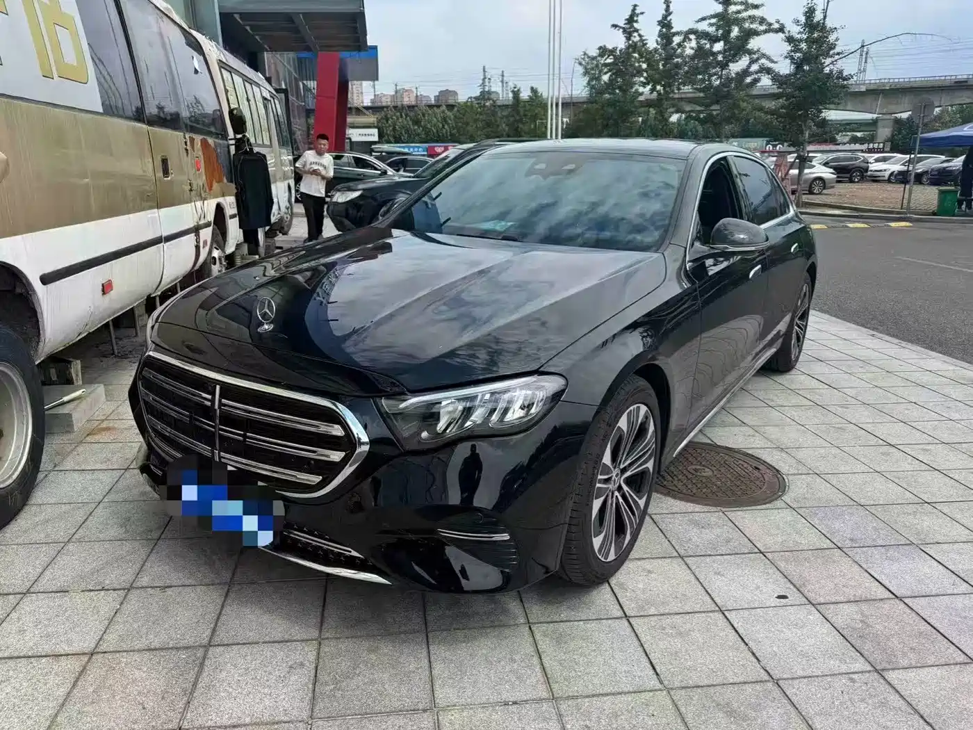 奔驰E级 2025款 E 300 L 豪华型 2025