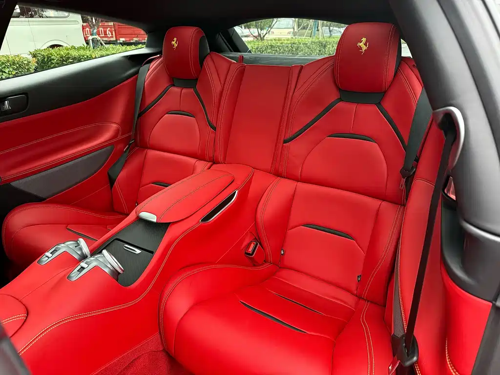Ferrari GTC4Lusso — миниатюра 9
