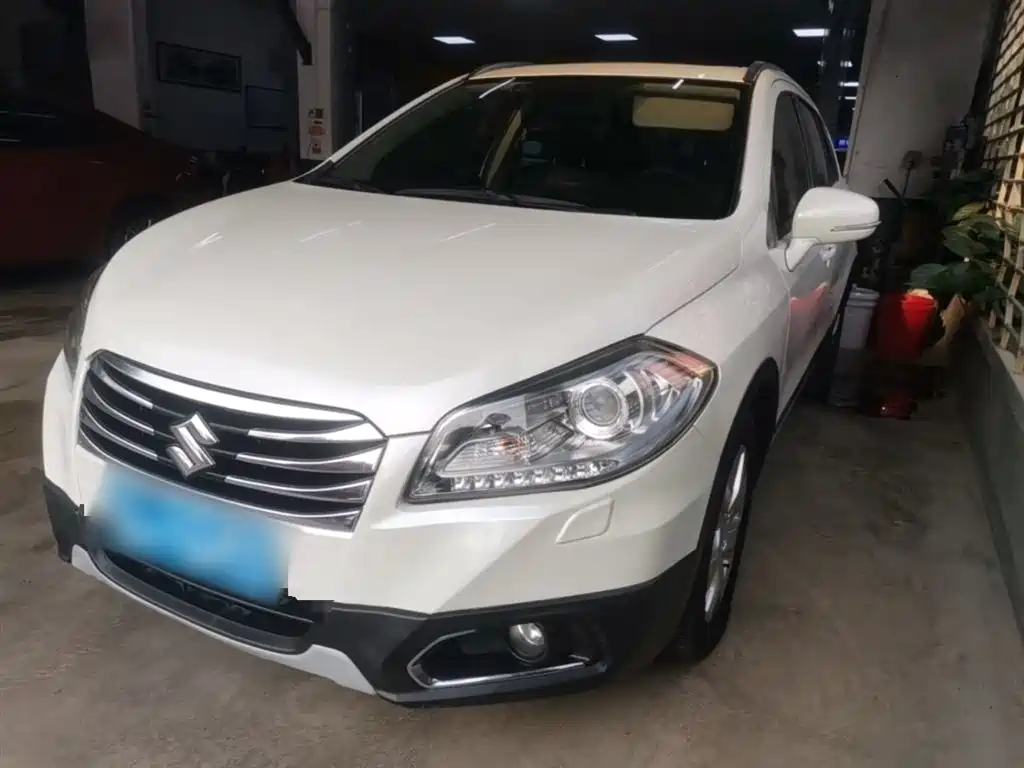 Suzuki S-Cross 2015