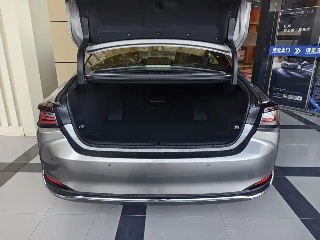 Lexus ES 2025 200 Premium