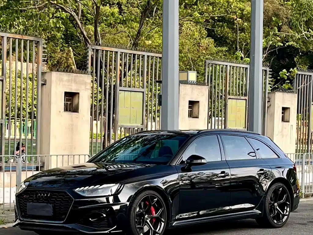 Audi RS 4 2025