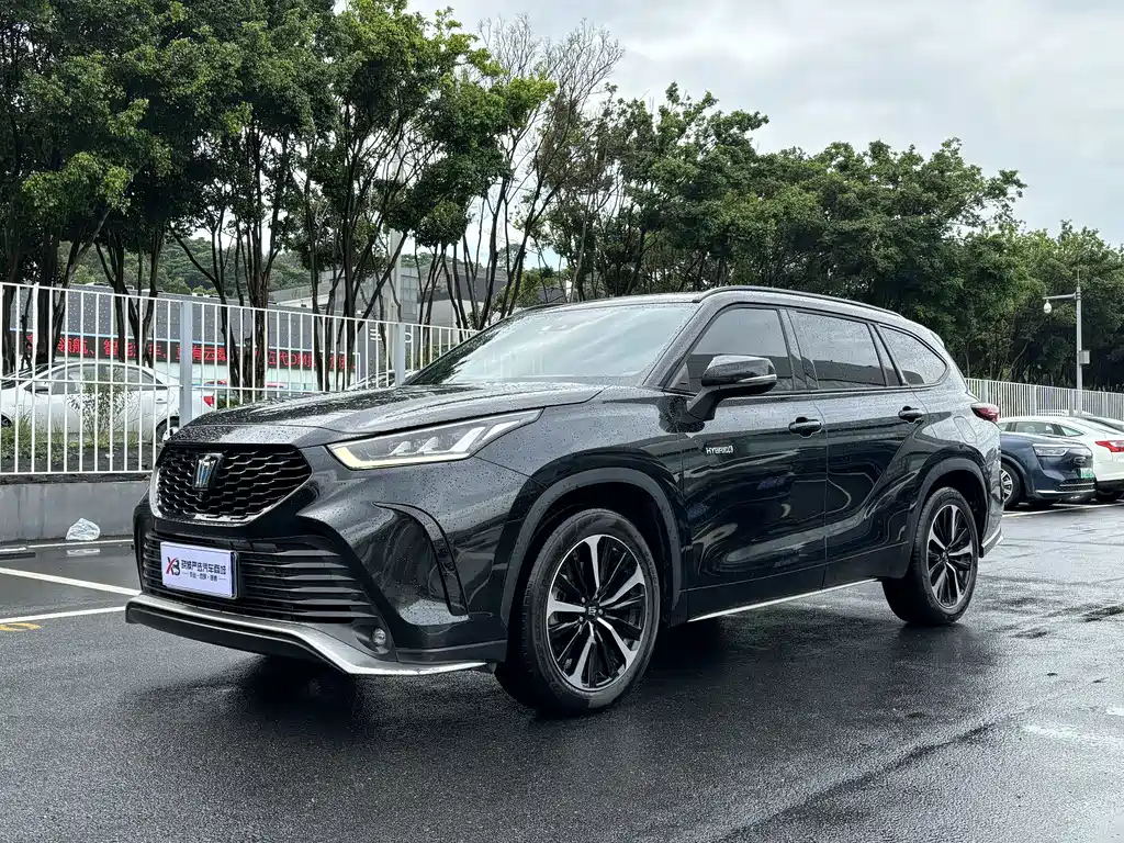 Toyota Crown Kluger