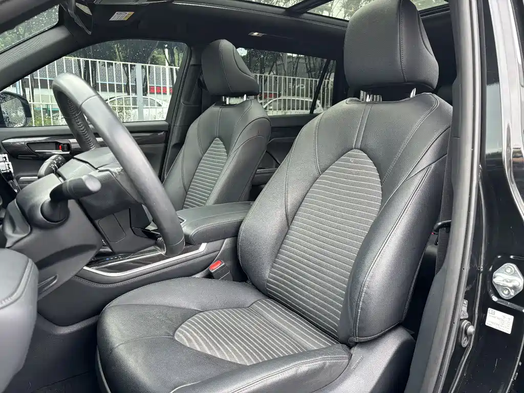 Toyota Crown Kluger — миниатюра 8