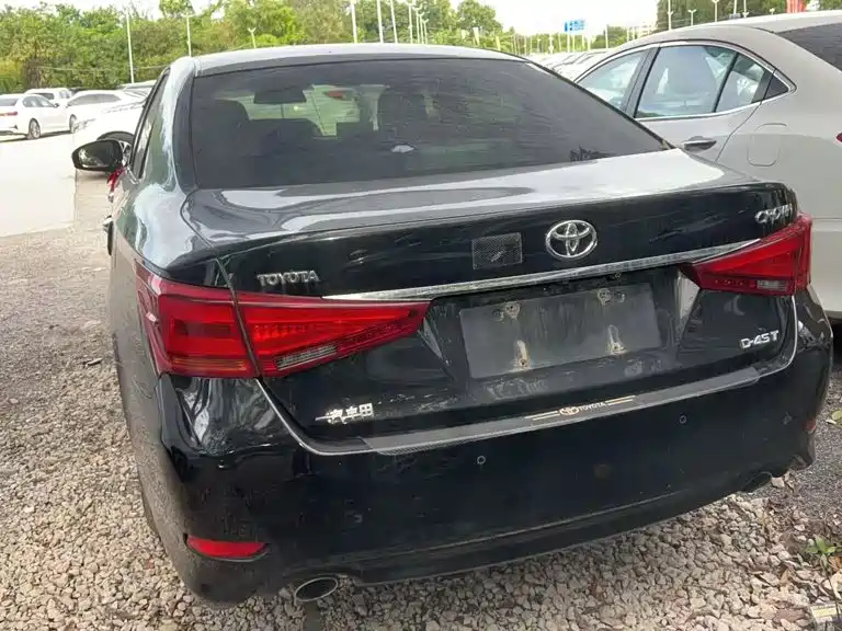 Toyota Crown — миниатюра 6