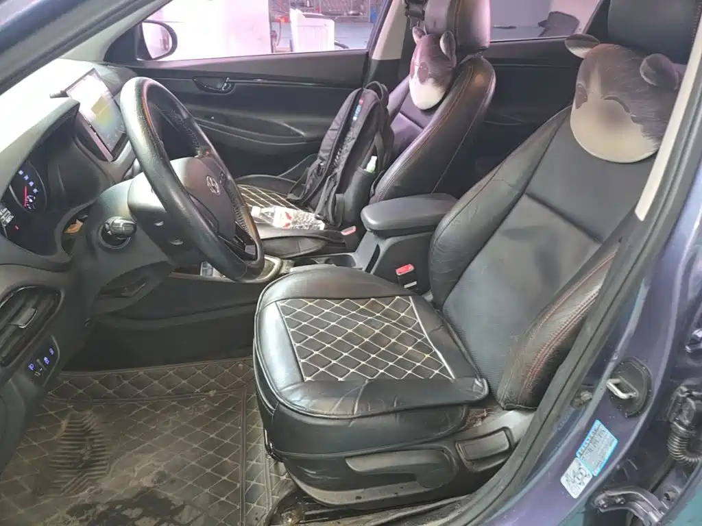 Hyundai Elantra — миниатюра 15