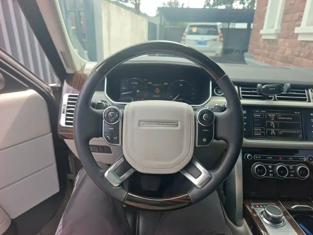 Land Rover Range Rover — миниатюра 3
