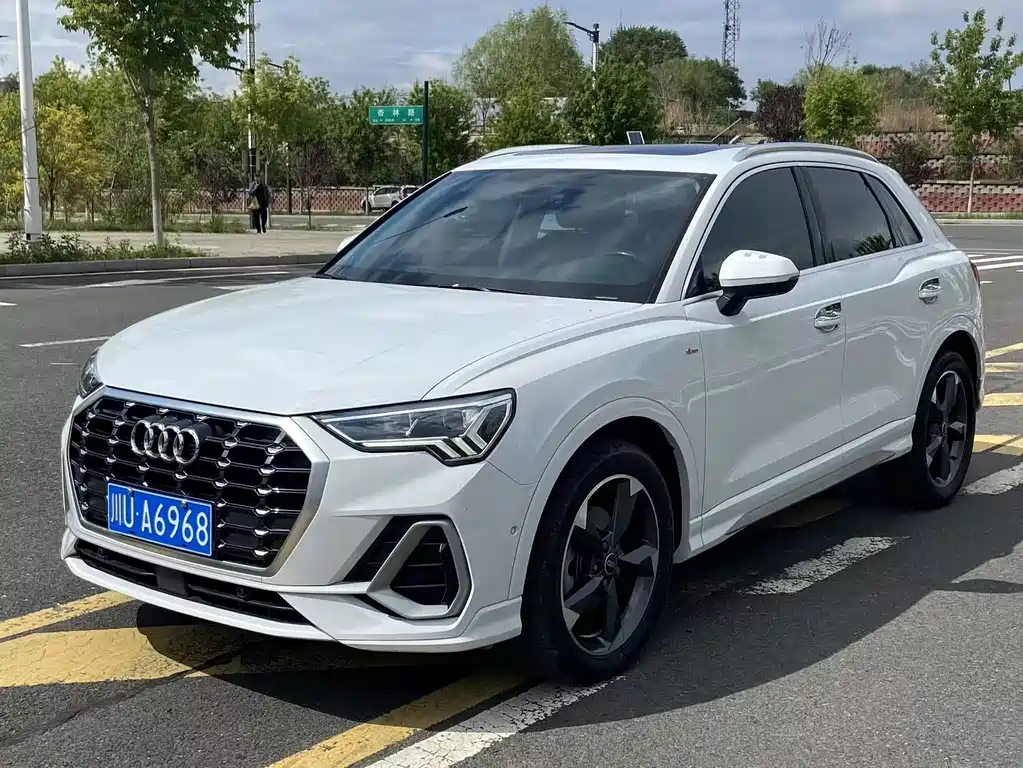 Купить Audi Q3